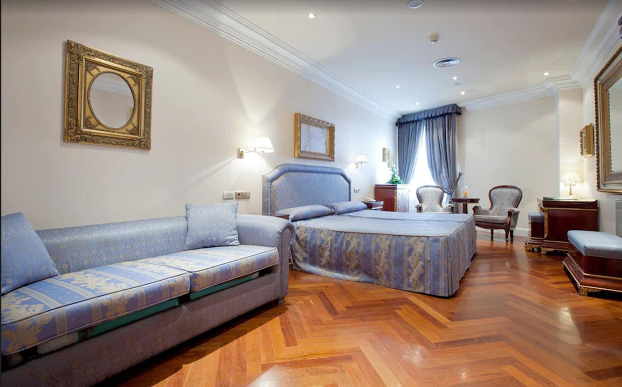Hotel Alameda Palace Salamanca Kültér fotó A room at the hotel