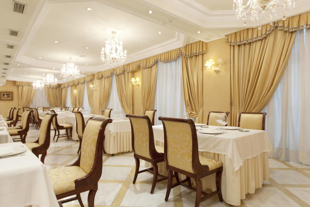 Hotel Alameda Palace Salamanca Kültér fotó Restaurant